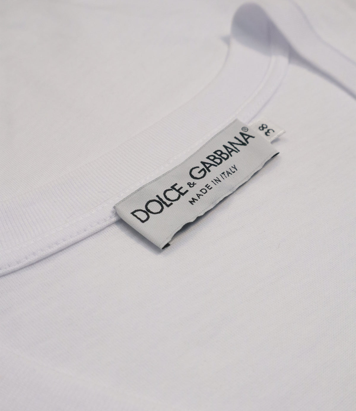 Dolce & Gabbana T-Shirt weiß mit V-Ausschnitt und DG Logo