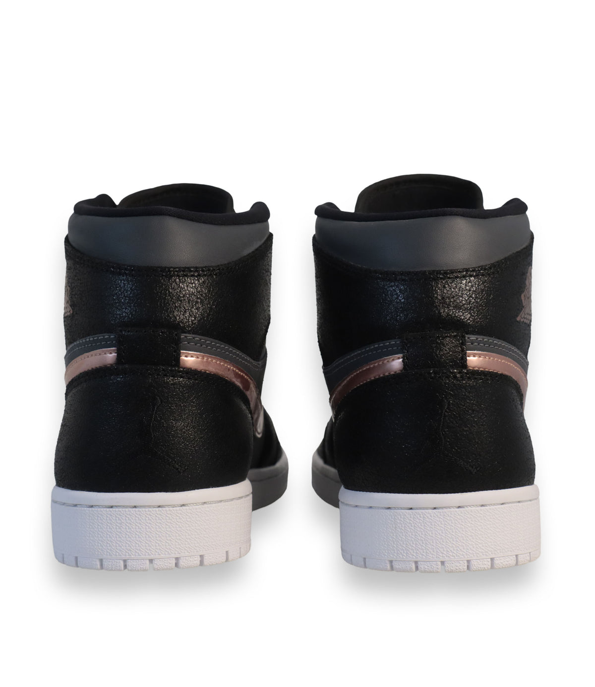 Air Jordan High-Top Sneaker Größe 45 in Schwarz und Anthrazit mit roségoldfarbenem Swoosh und weißer Sohle.