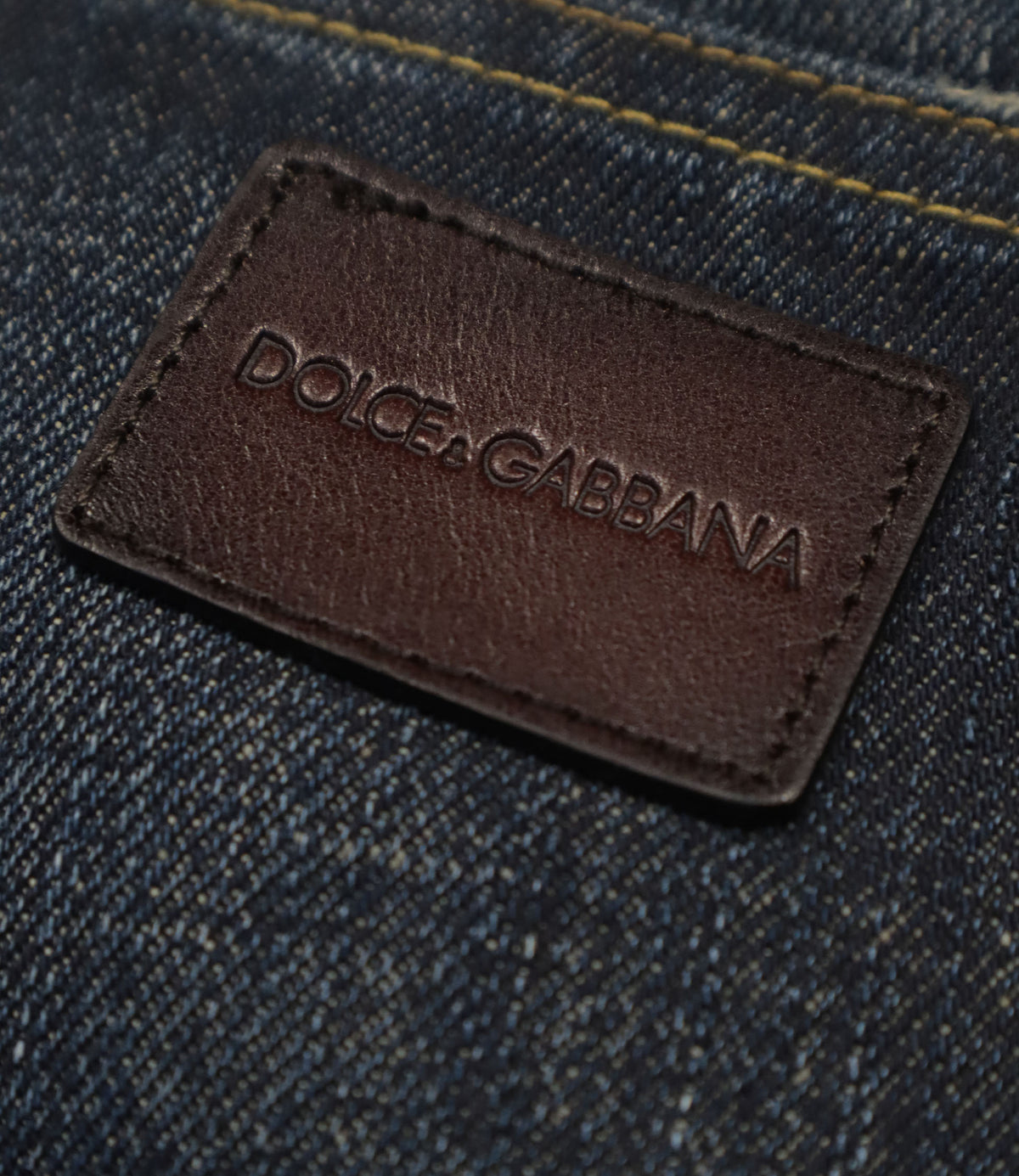 Dolce & Gabbana Jeans Größe 52 dunkelblaue Used-Look Designer Herrenjeans aus Italien mit Destroyed-Details.
