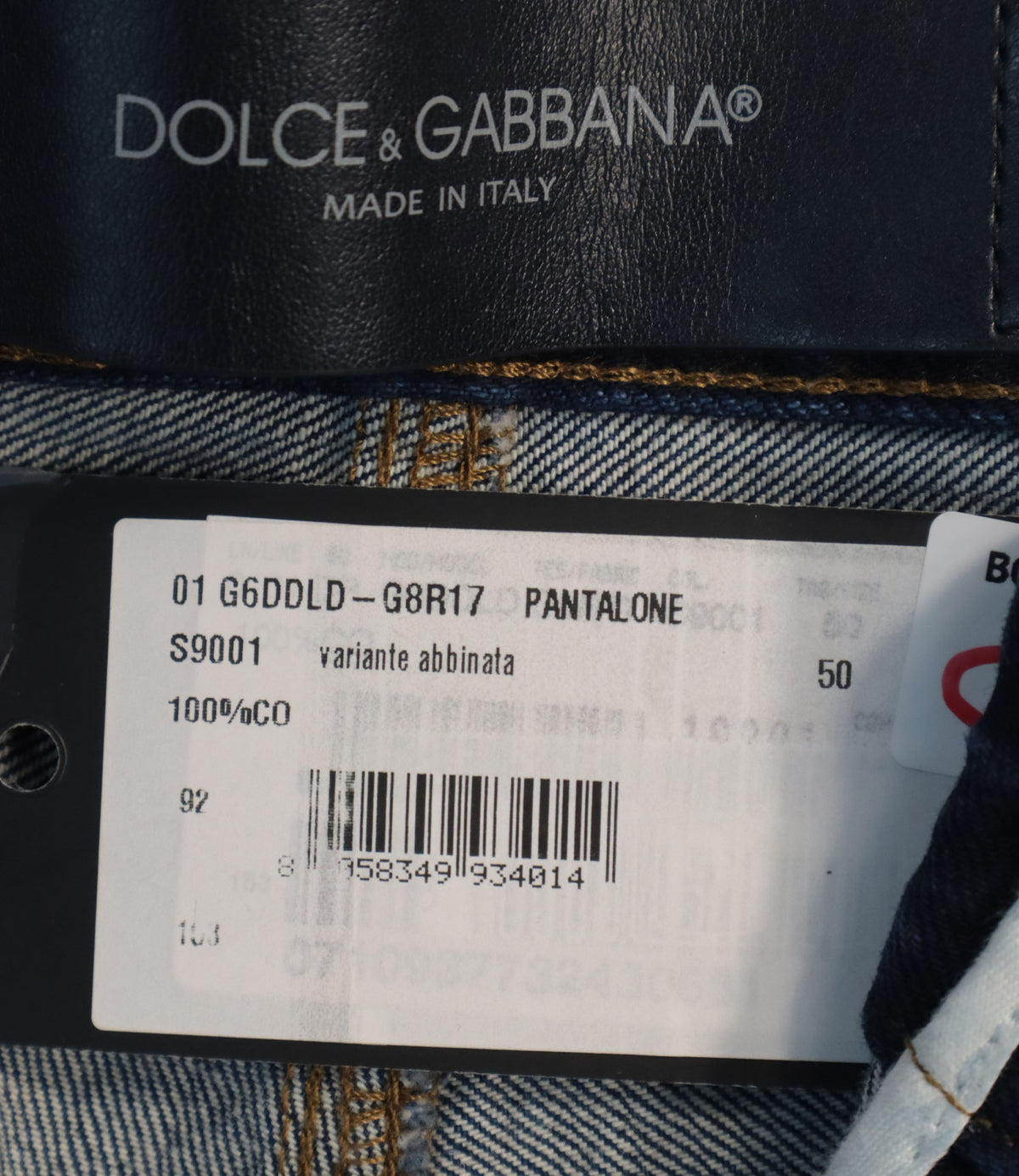 Dolce & Gabbana Jeans Größe 50 aus dunkelblauem Denim Made in Italy mit klassischem Regular Fit und dezenter Waschung.