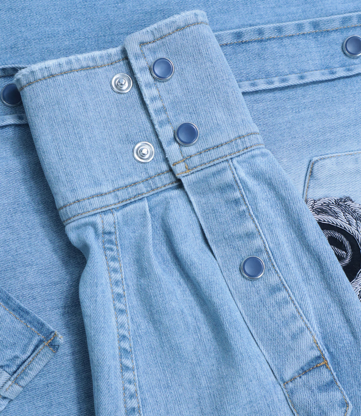 Dolce & Gabbana Jeanshemd hellblau Größe IT 41 mit Wappenstickerei aus Denim