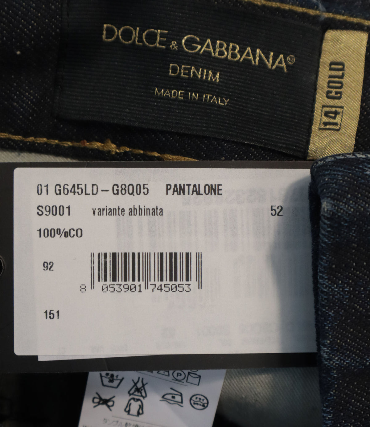 Dolce & Gabbana Jeans Größe 52 dunkelblaue Used-Look Designer Herrenjeans aus Italien mit Destroyed-Details.