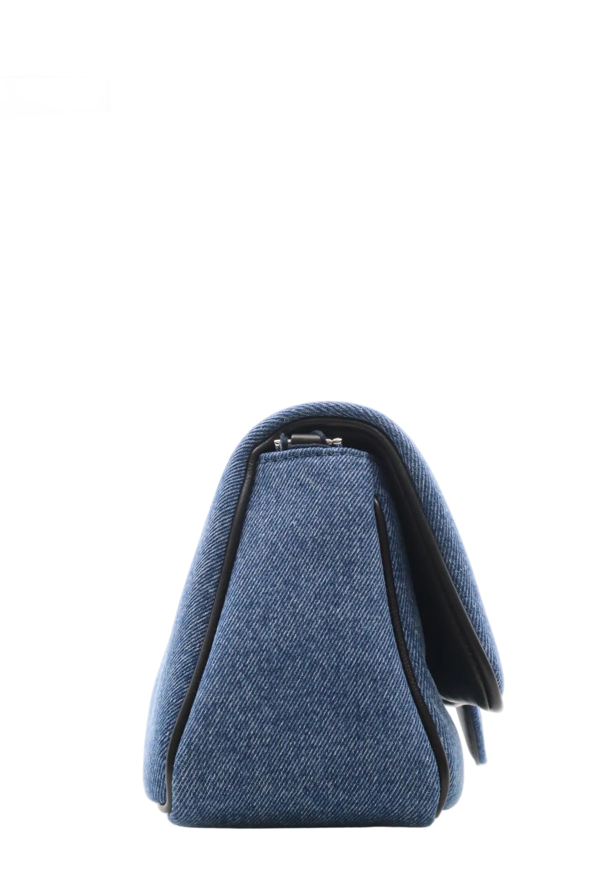 Jacquemus Clutch aus Jeansstoff in Blau mit Klappe und Logo-Detail